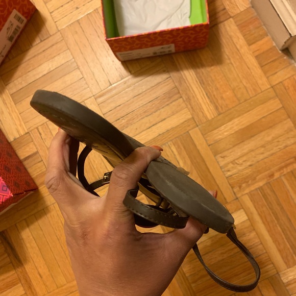 Tory Burch Ali-Aneka Leather Thong Sandal Size 9 - Picture 4 of 4